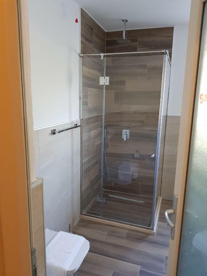 Hotel Sarajet E Pashait 2 Dhërmi Exteriör bild